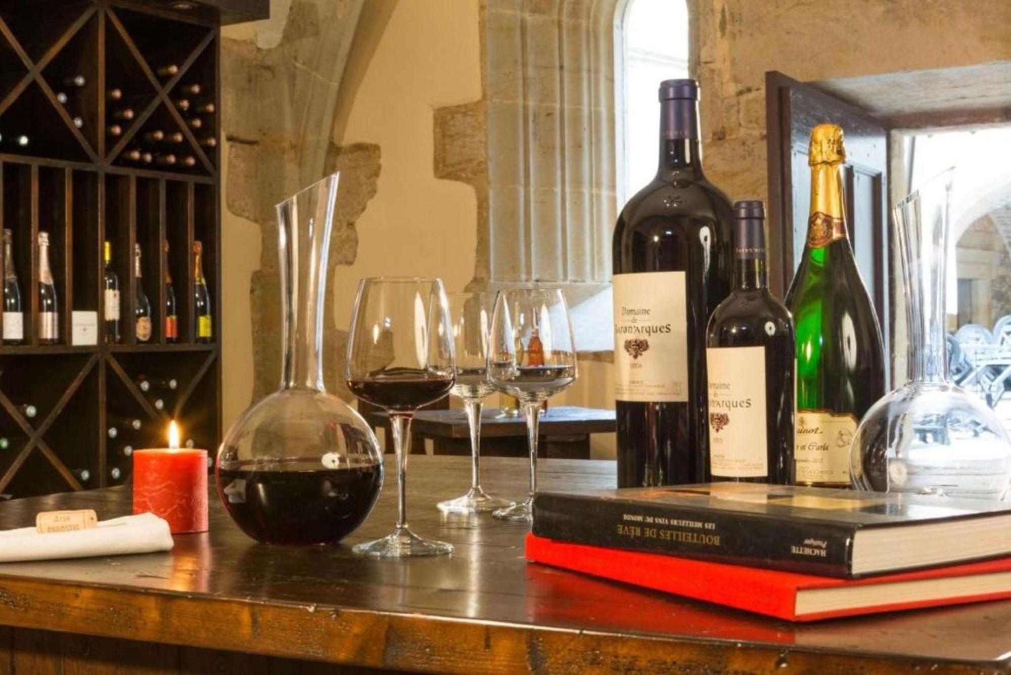 Chateau Des Ducs De Joueuse, Bw Signature Collection