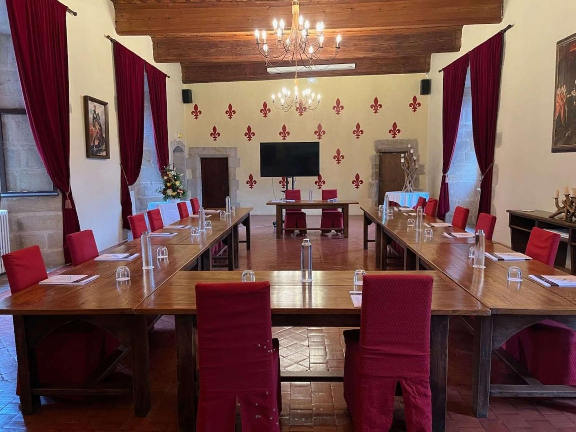 Chateau Des Ducs De Joueuse, Bw Signature Collection Hotel