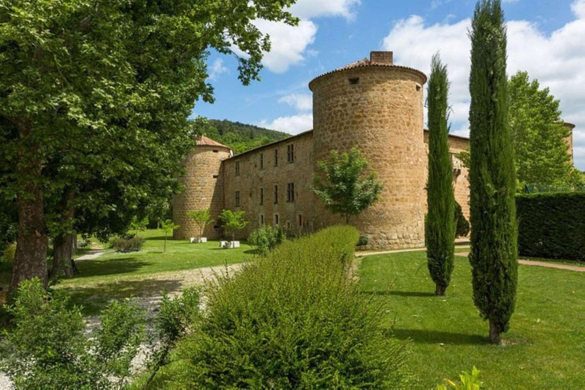 Chateau Des Ducs De Joueuse, Bw Signature Collection Hotel Couiza