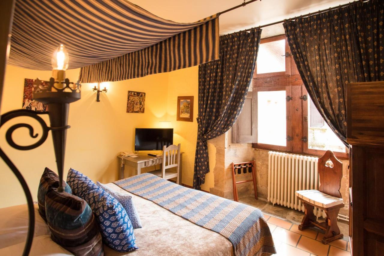Chateau Des Ducs De Joueuse, Bw Signature Collection 4* Couiza